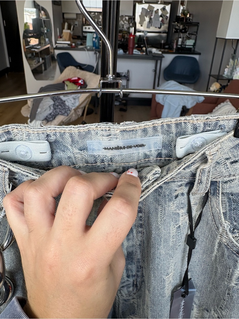 Manière De Voir Light Gray Acid-Wash Relaxed Jeans with Chain - Picture 3 of 11